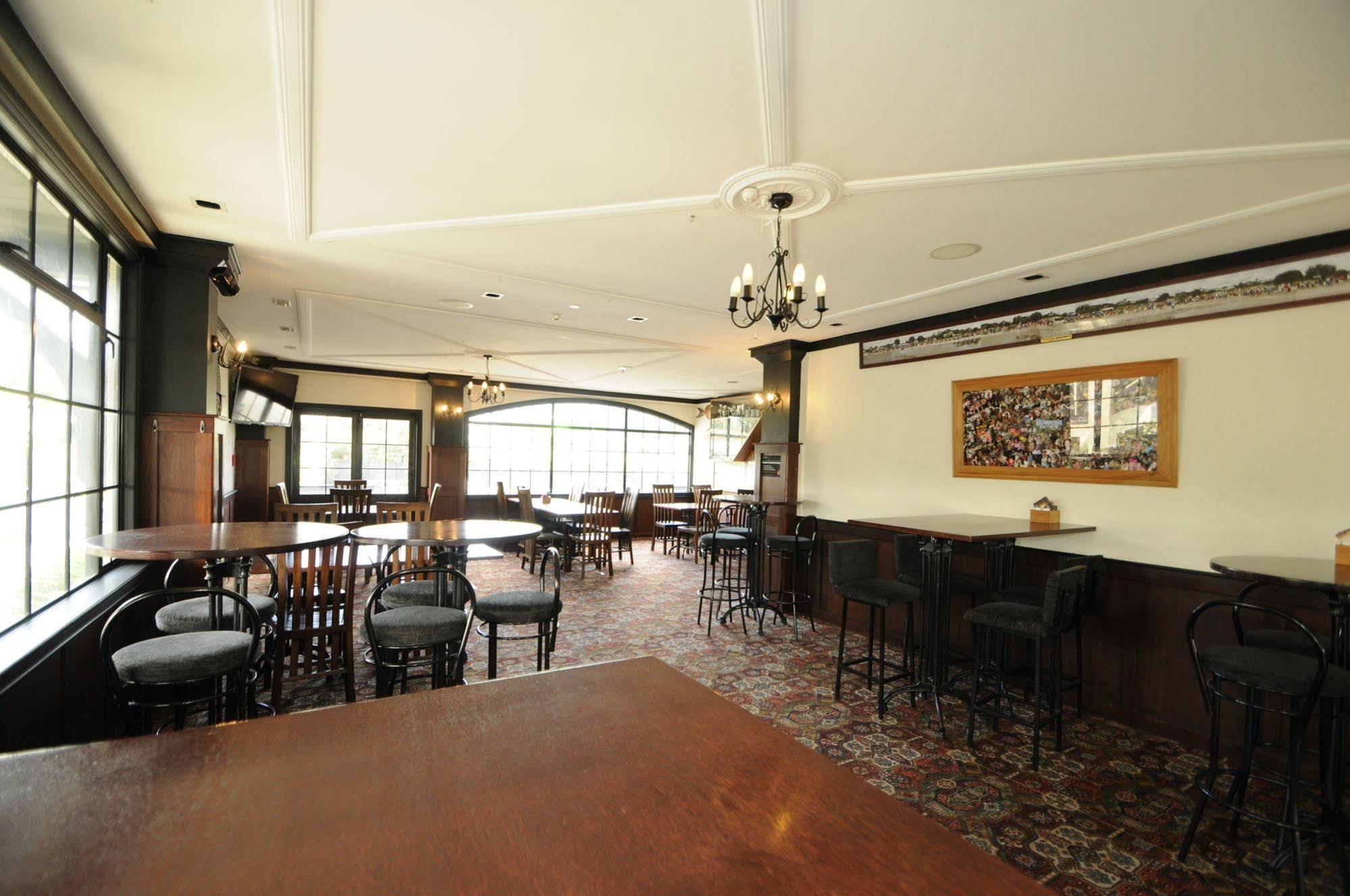 Salty Dog Inn Snells Beach Exteriér fotografie