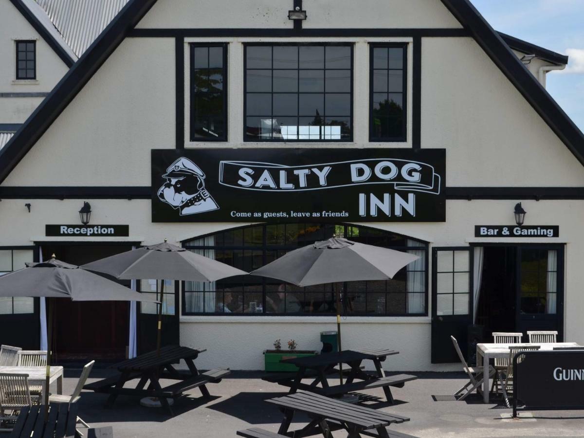 Salty Dog Inn Snells Beach Exteriér fotografie