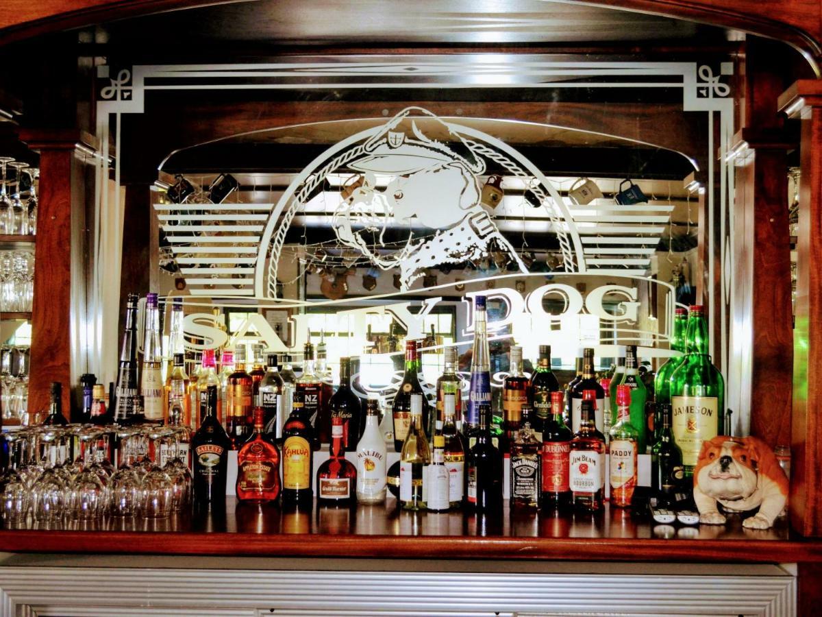 Salty Dog Inn Snells Beach Exteriér fotografie